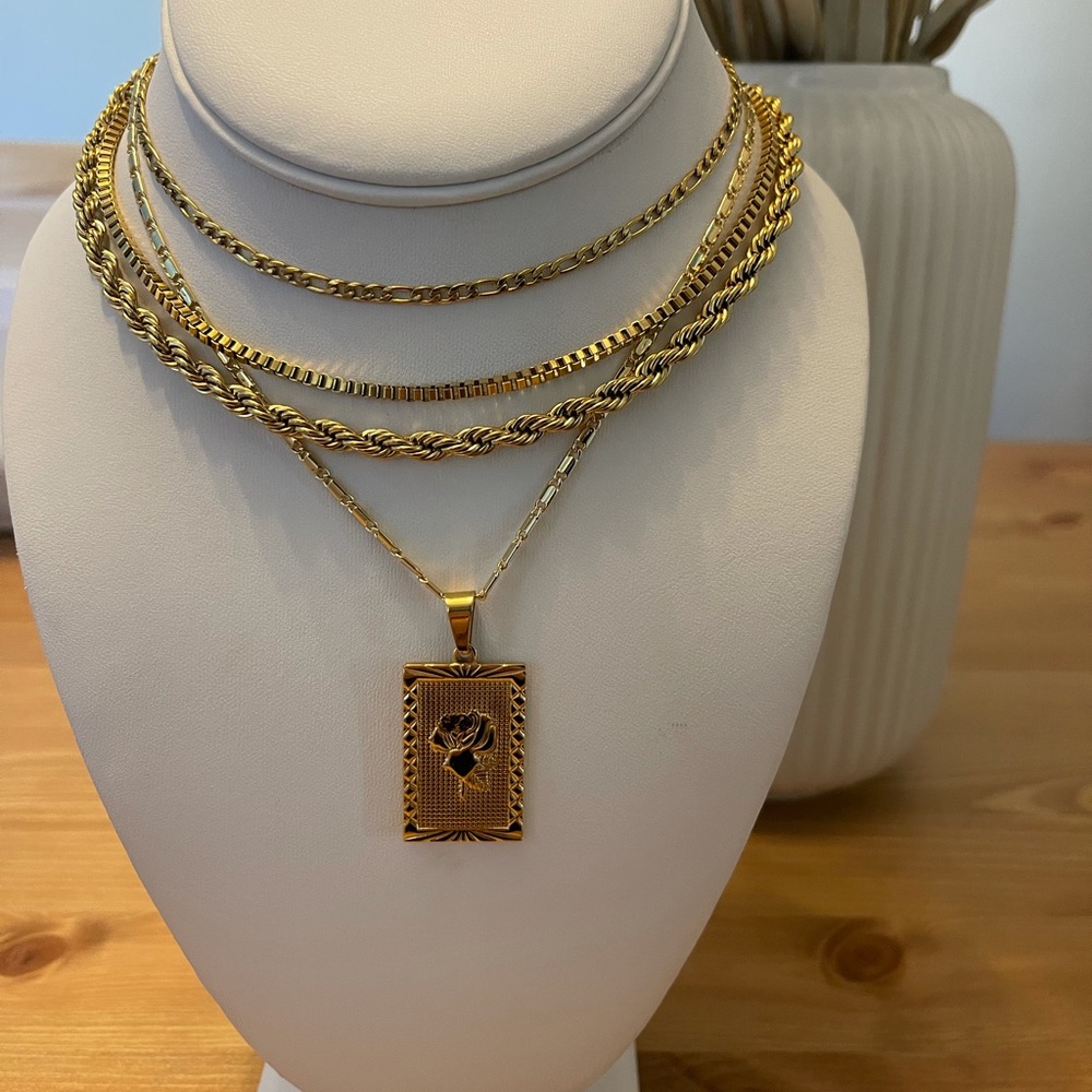 Thin Necklace - Small cubes